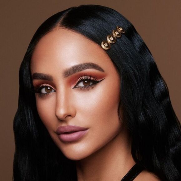 BUXOM × Ash K Holm Eyeshadow Pallette - Picture 5 of 15